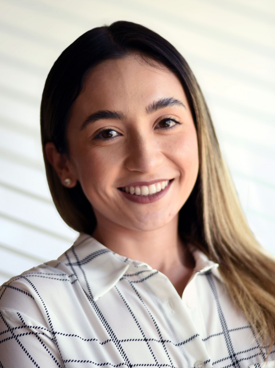 Jessica Vera smiling.