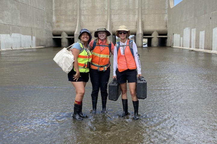 REU Students in the field