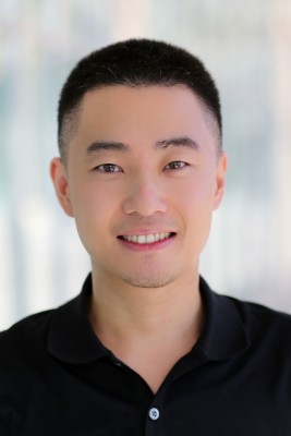 Travis Hu - headshot/photographic portrait