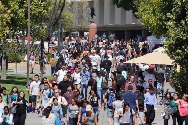 csula main walkway