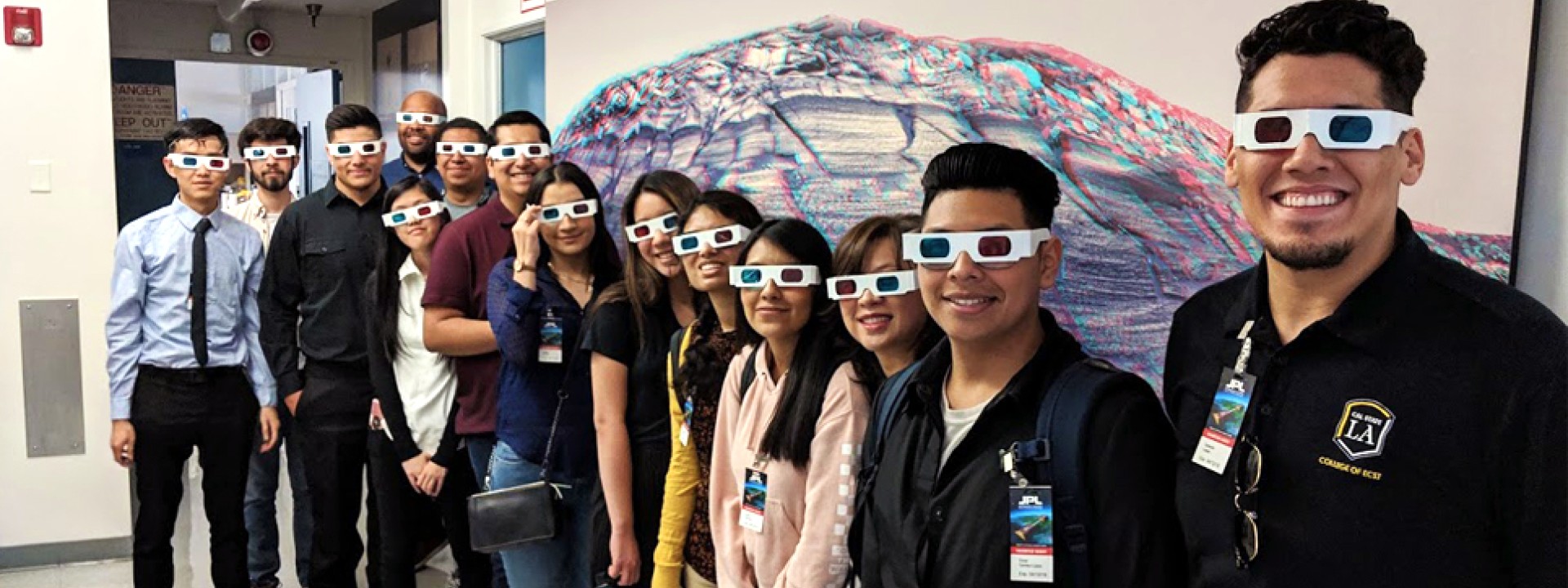 jpl trip students wear 3d glasses