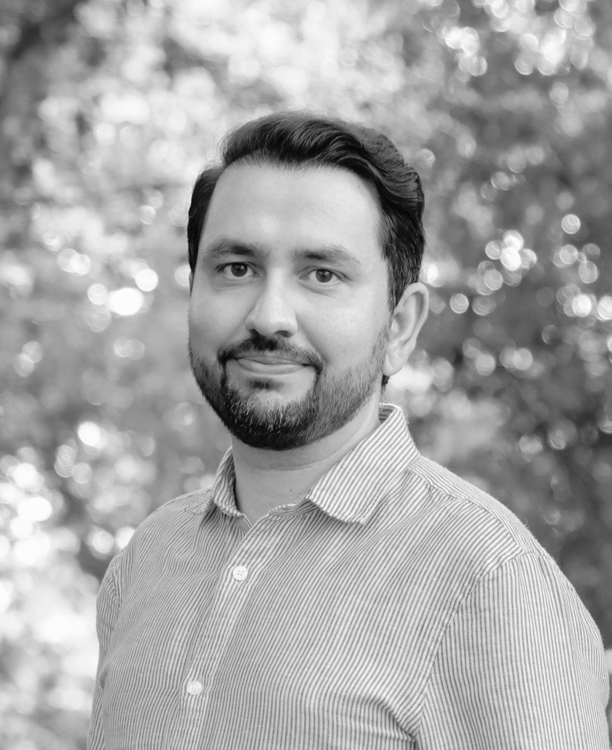 Mohsen Eshraghi Headshot